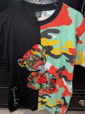 Screenshot Half-and-Half Bear Graphic T-Shirt - Black & Multicolor Camo